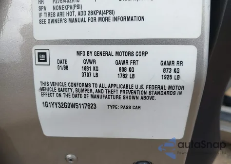 1998 Chevrolet Corvette z USA, uszkodzony, nr VIN 1G1YY32G0W5117623